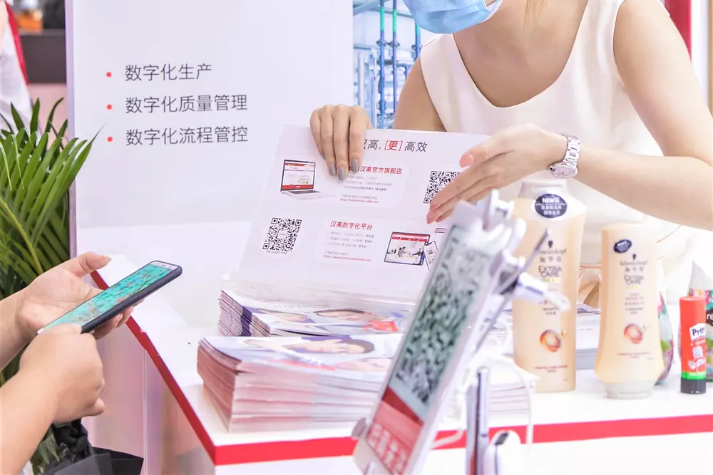 Digitalizing with e-commerce & social platforms