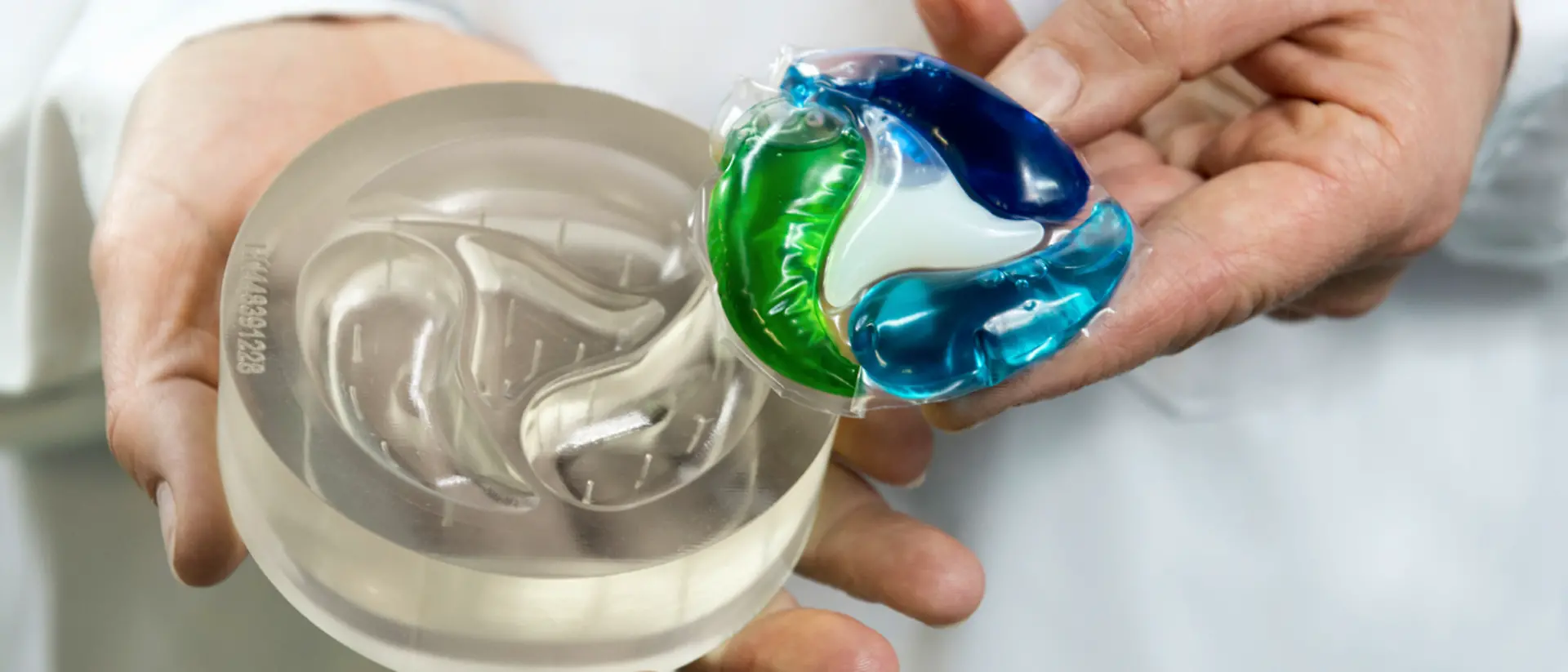 Wipp Express DISCS 4 en 1 primer detergente del mercado que combina el poder de 4 cámaras en una sola cápsula