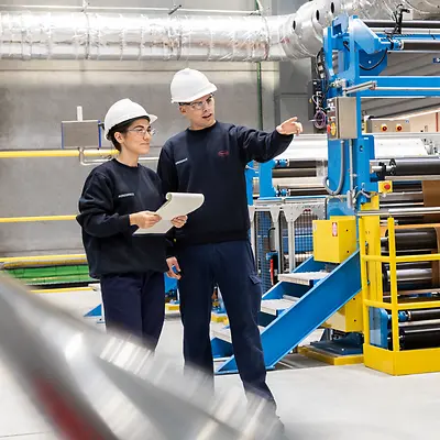Empleados planta productiva de Montornés