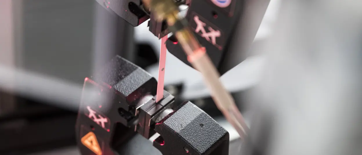 Prueba de laboratorio de Adhesive Technologies