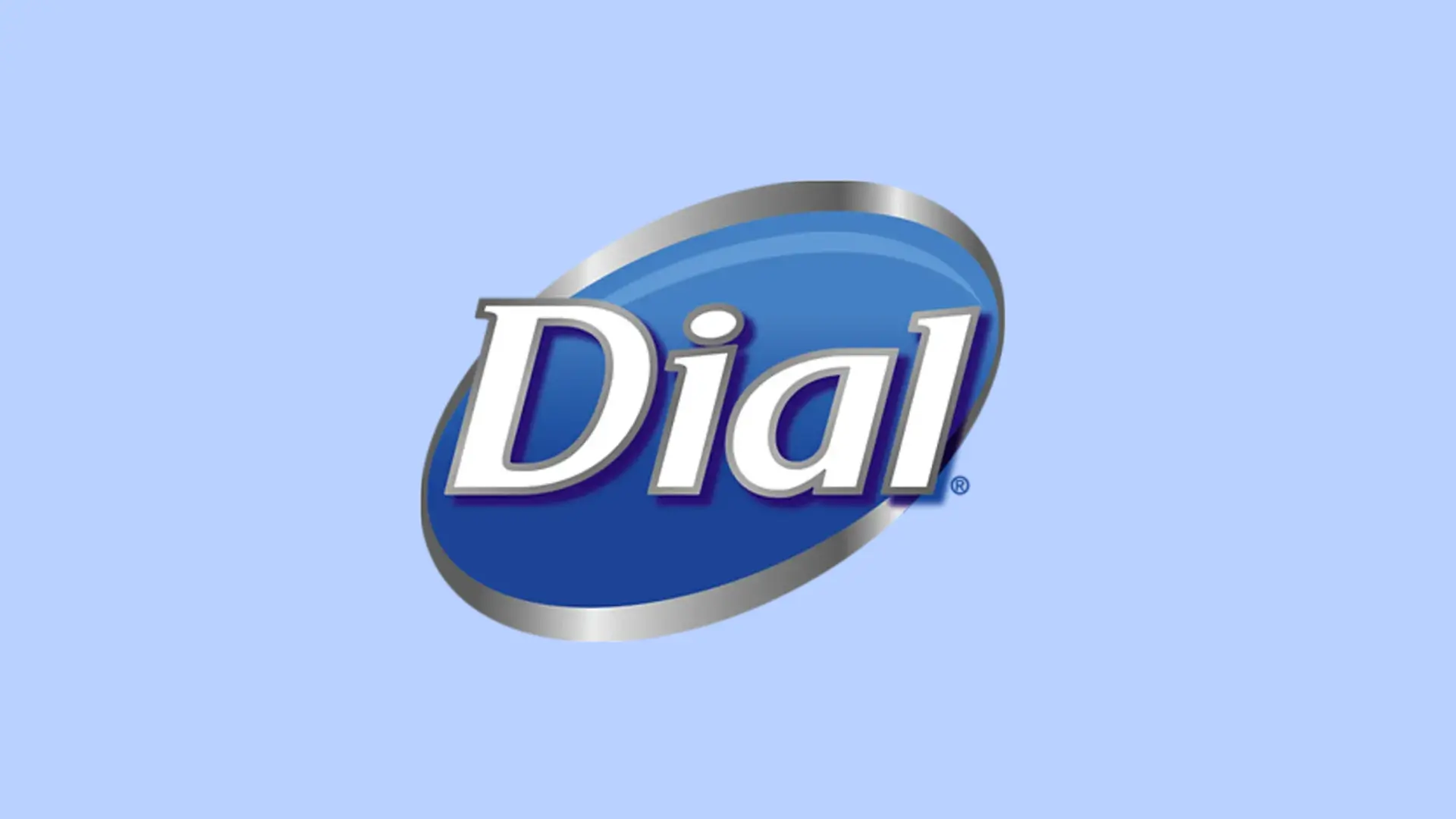 El logotipo azul, blanco y plateado sobre un fondo azul claro.