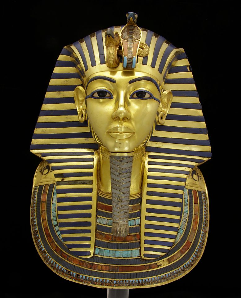 La máscara restaurada de Tutankamón